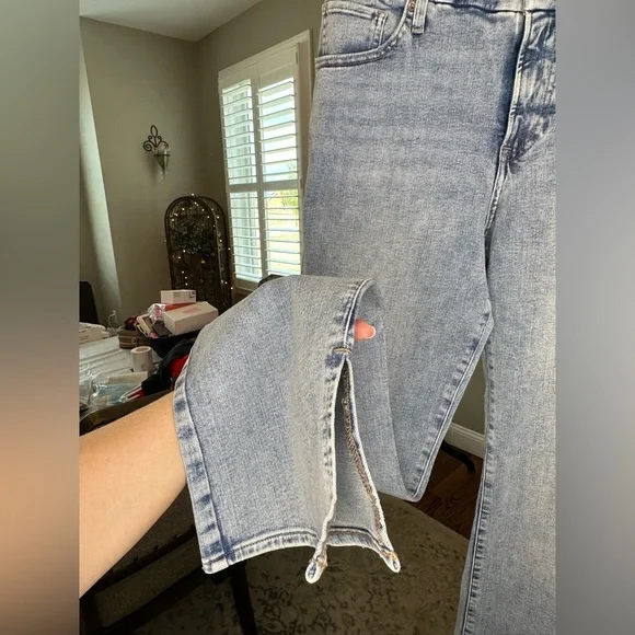 SOLD NWT Express Mid Rise Light Wash FlexX Skyscraper Jeans (Size L Reg) - Picture 7 of 11